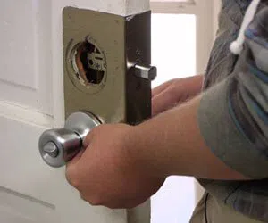 Capitol Locksmith Service Santa Ana, CA 714-923-1165 - locksmith-12